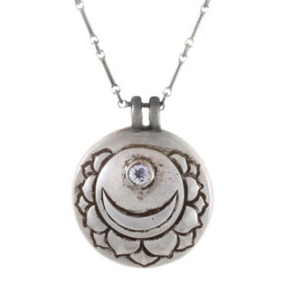 Crown Chakra Amulet with chain - Silver